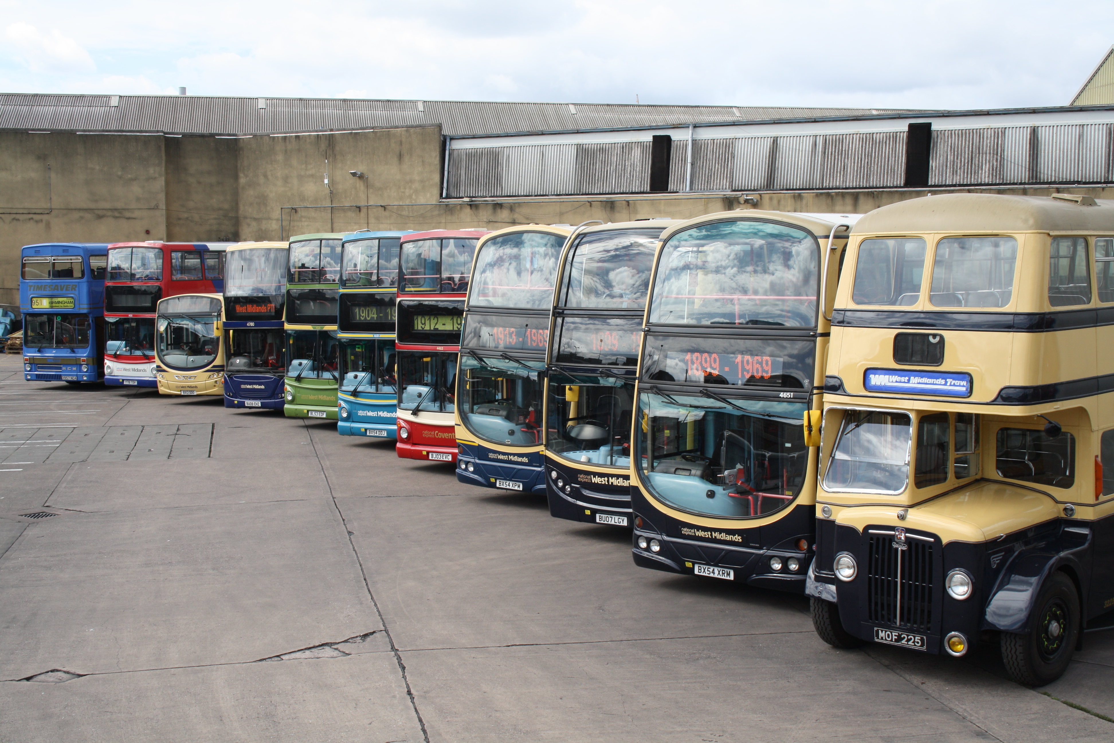 Vintage buses part 2