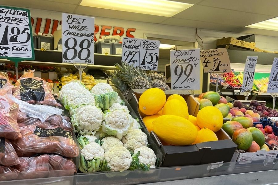 5 reasons to shop locally